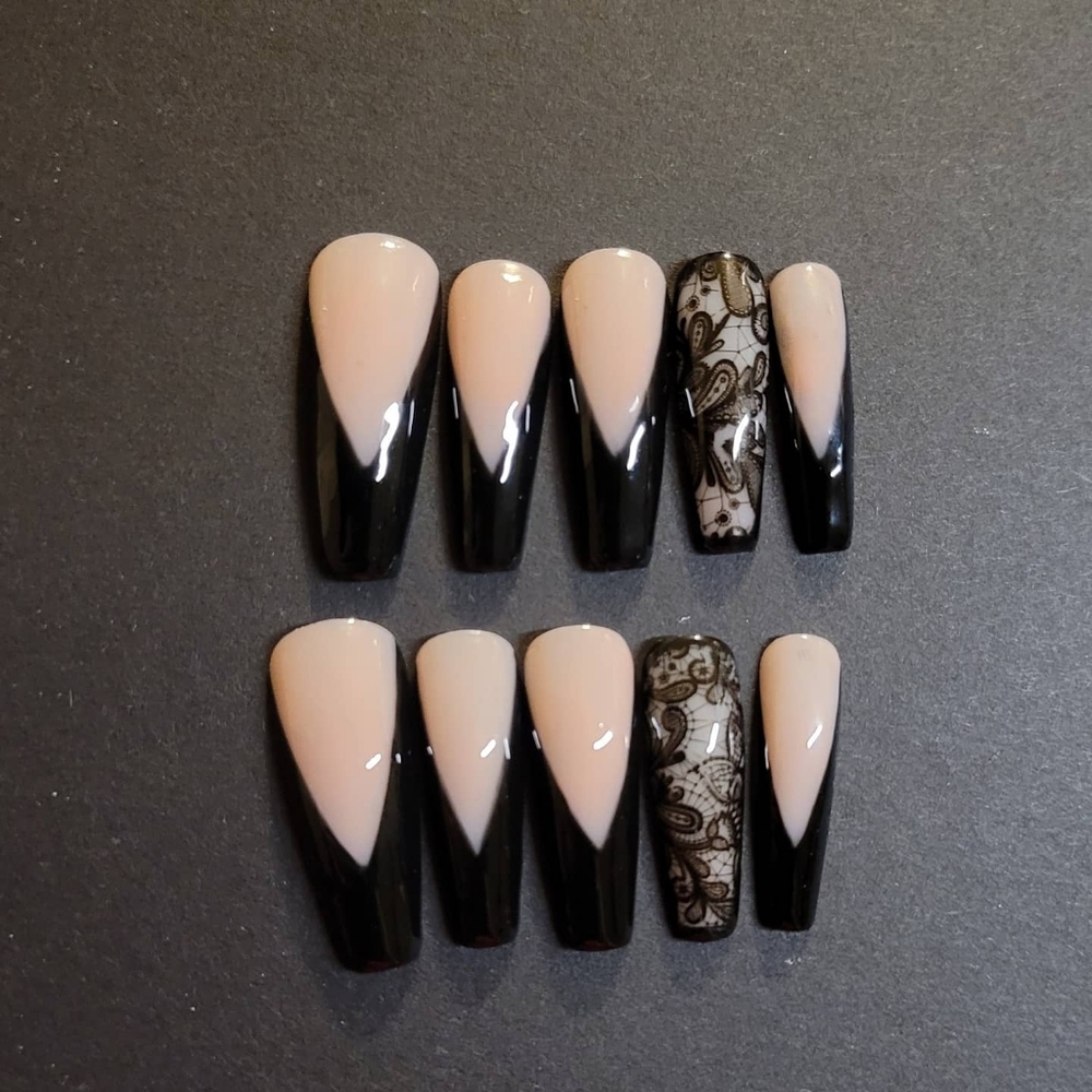 Press on nails